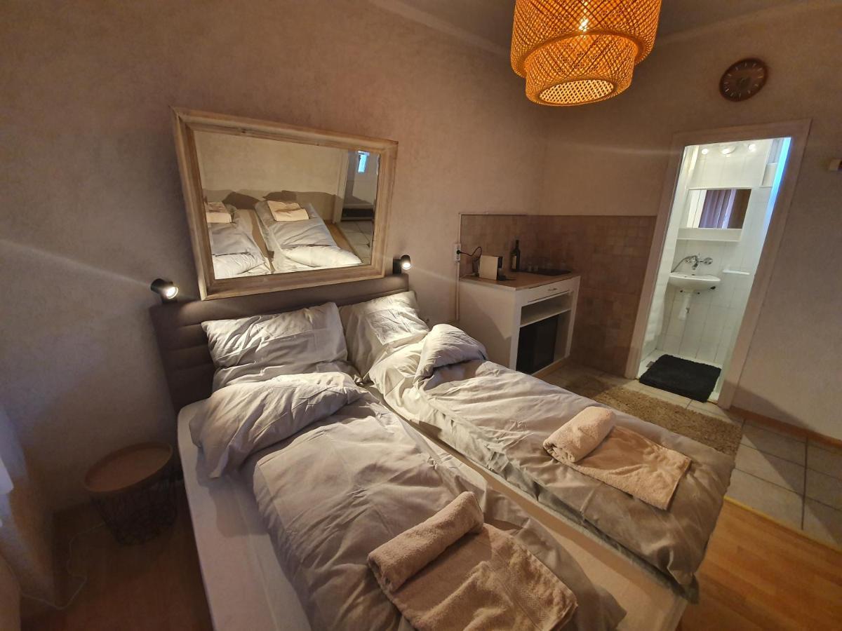 Corte Apartman Pápa Exteriér fotografie