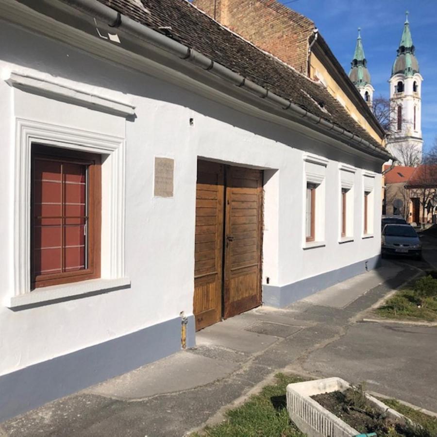 Corte Apartman Pápa Exteriér fotografie