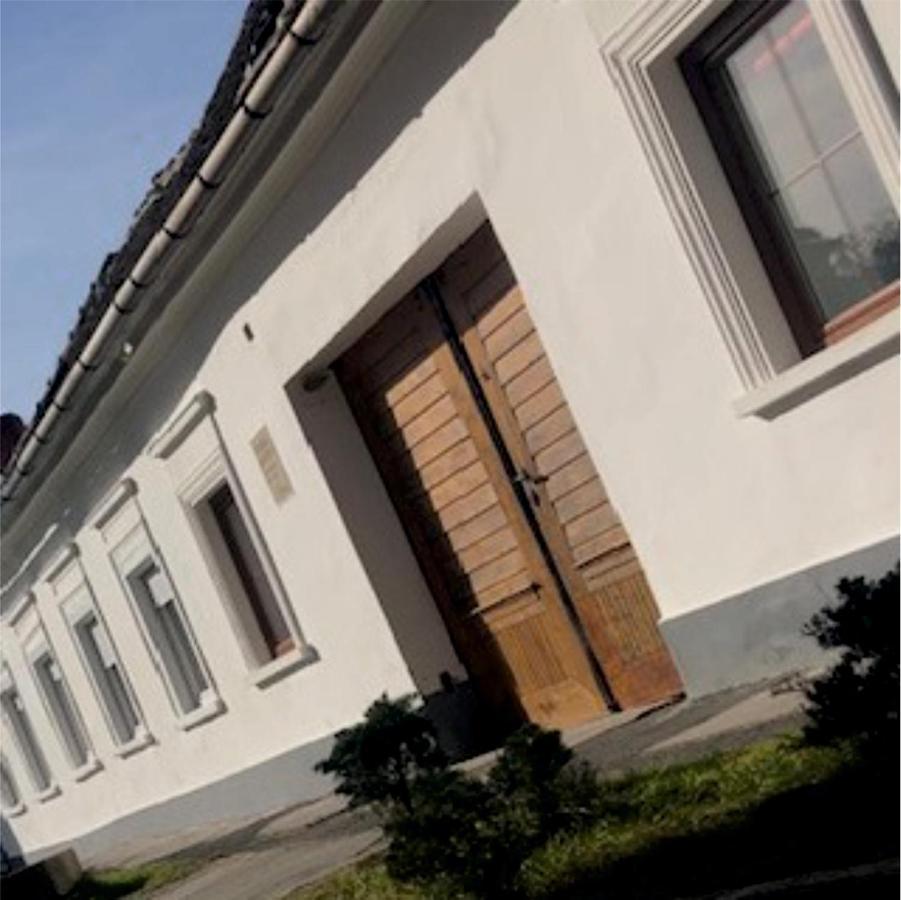 Corte Apartman Pápa Exteriér fotografie
