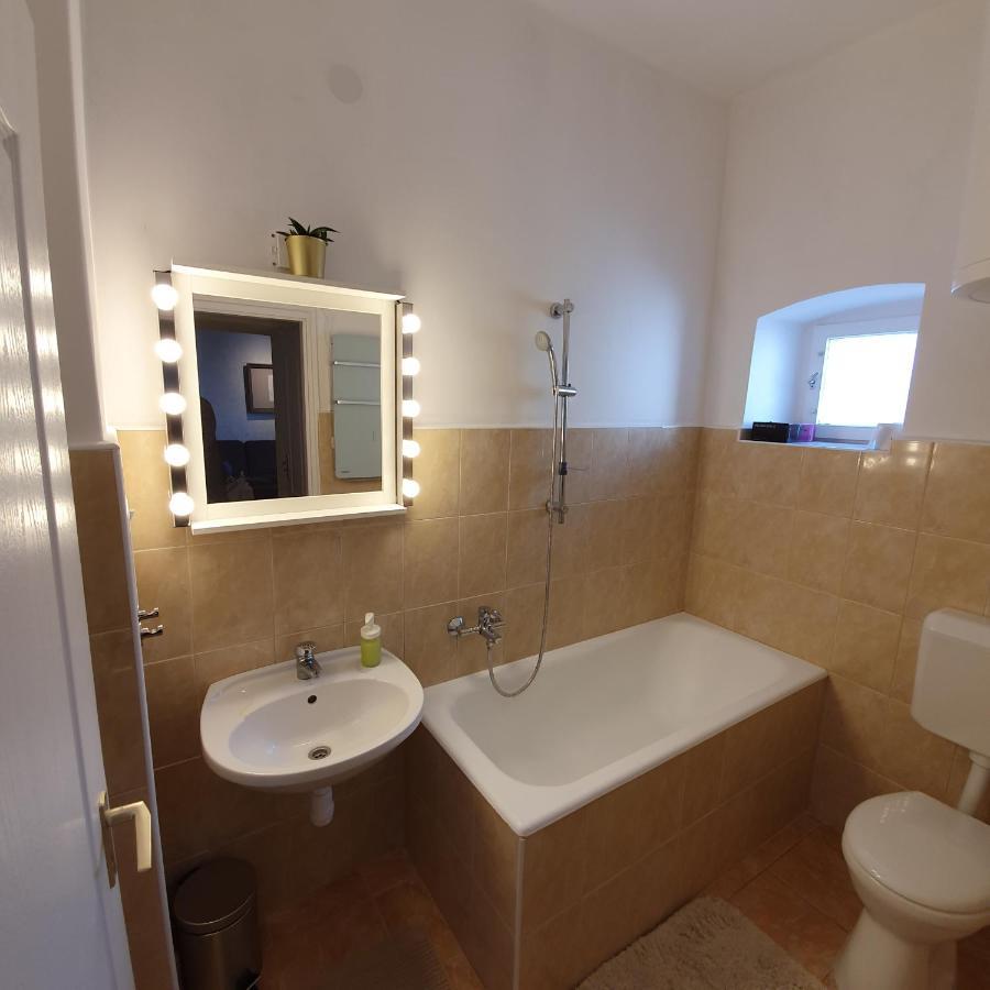 Corte Apartman Pápa Exteriér fotografie