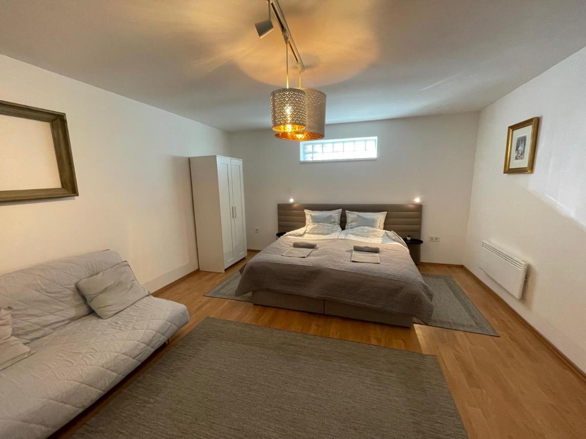 Corte Apartman Pápa Exteriér fotografie
