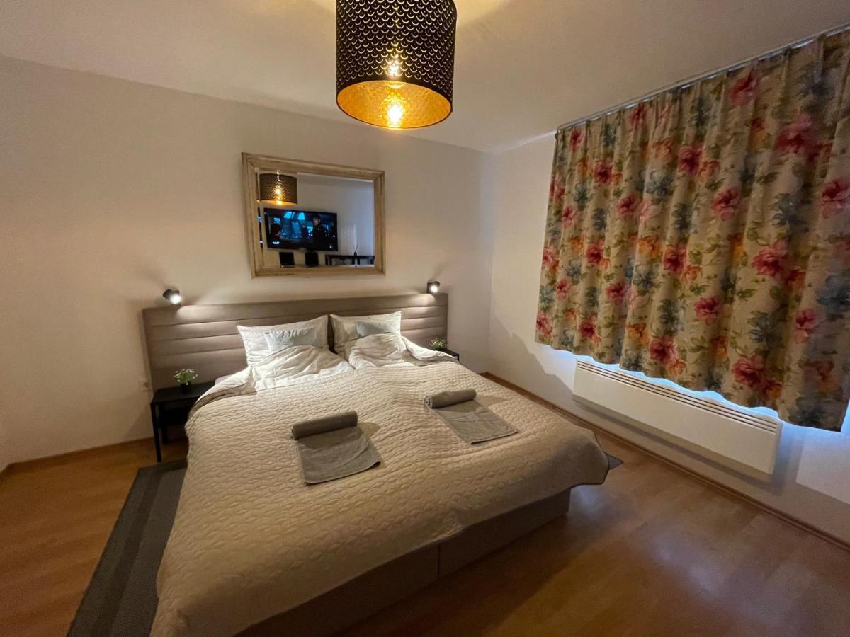 Corte Apartman Pápa Exteriér fotografie
